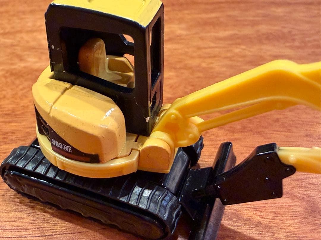 【レア】トミカCAT 305 CR ミニカー