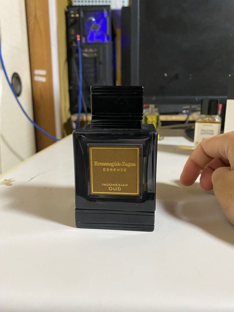 エルメネジルド ゼニア エッセンツァ インドネシア ウード 100ml