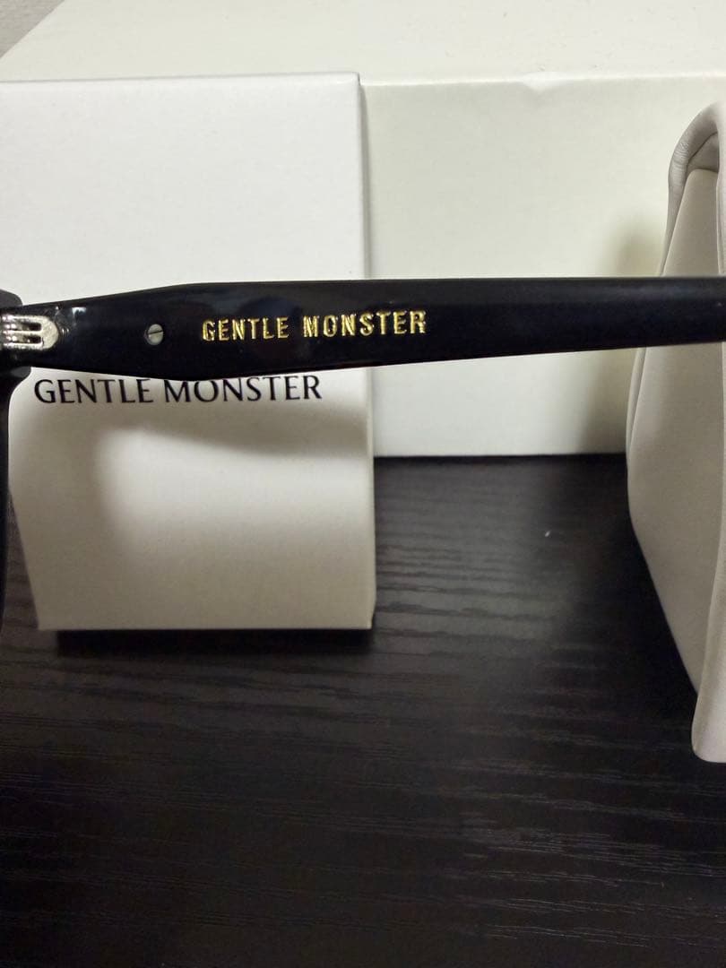 げ*き様 GENTLE MONSTER dearブラック サングラス