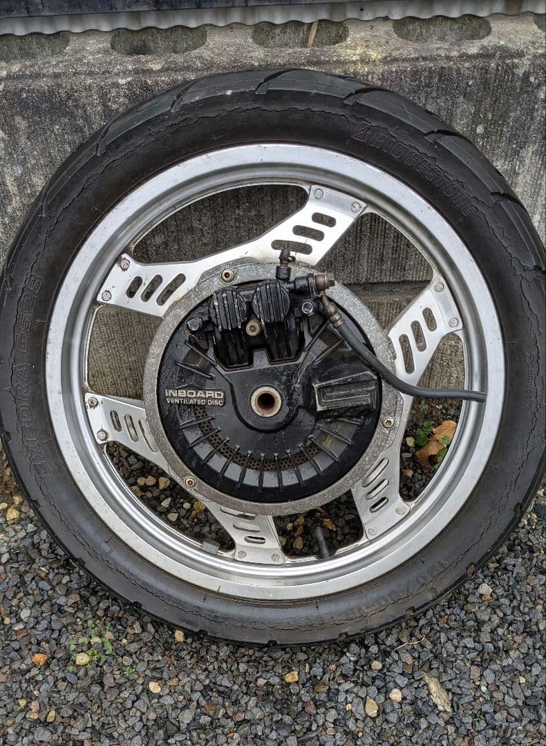 CBX400F用？　リアホイール　インボード・スプロケ付