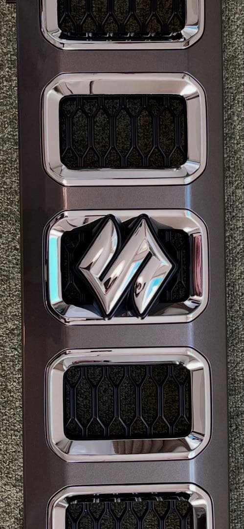 スズキ ジムニーノマド JC74W 純正フロントグリル　新車外し