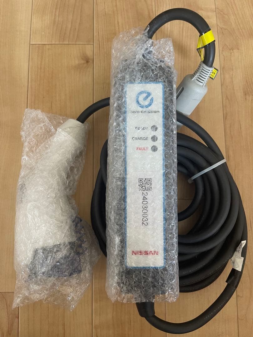 NISSAN 日産リーフ充電ケーブル 3NK5E