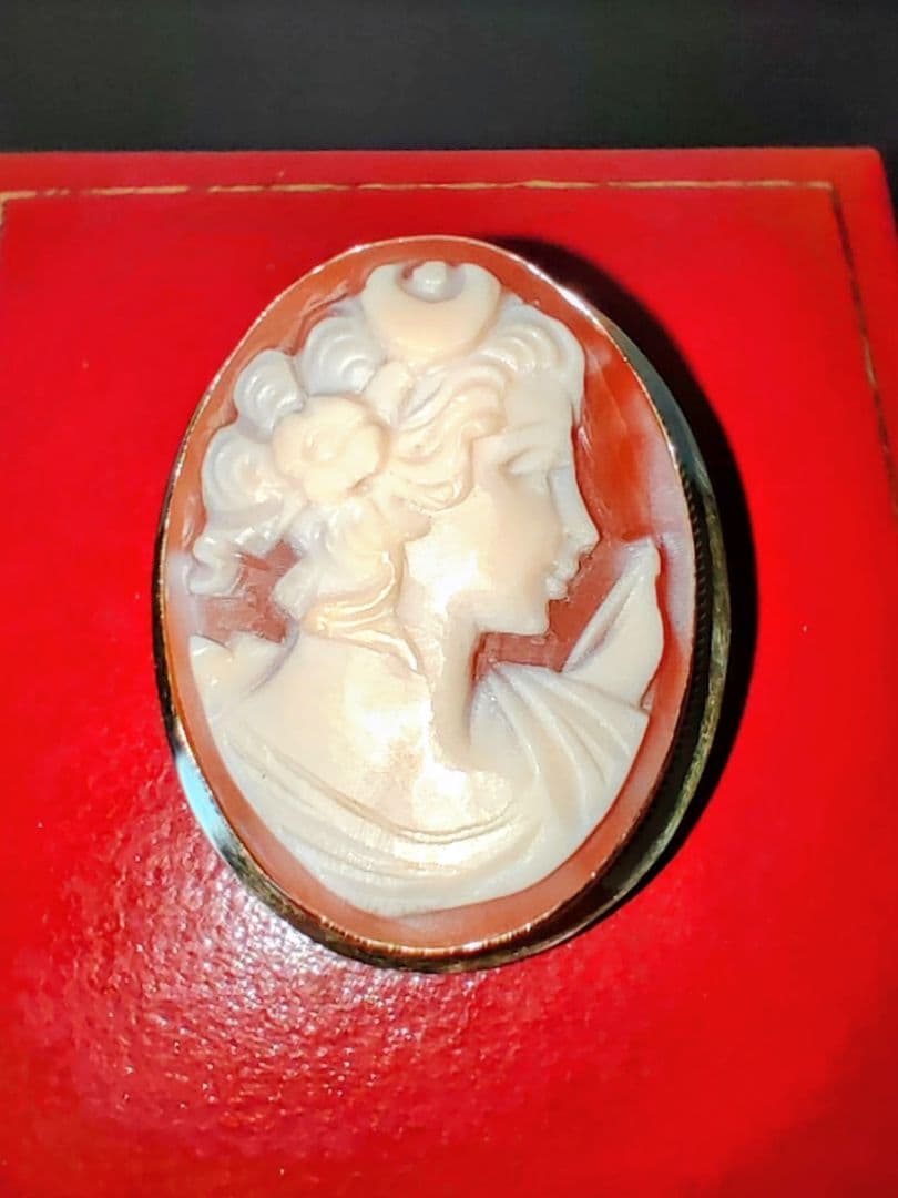 イタリア　ナポリ　18K　シェルカメオ ペンダントトップ/ブローチ